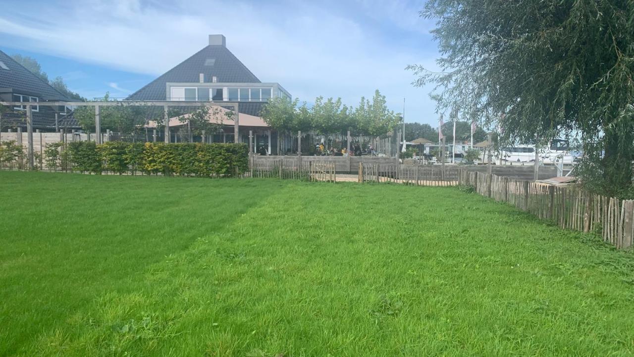 'T Paviljoenhus Bij Sneekermeer Offingawier Eksteriør billede