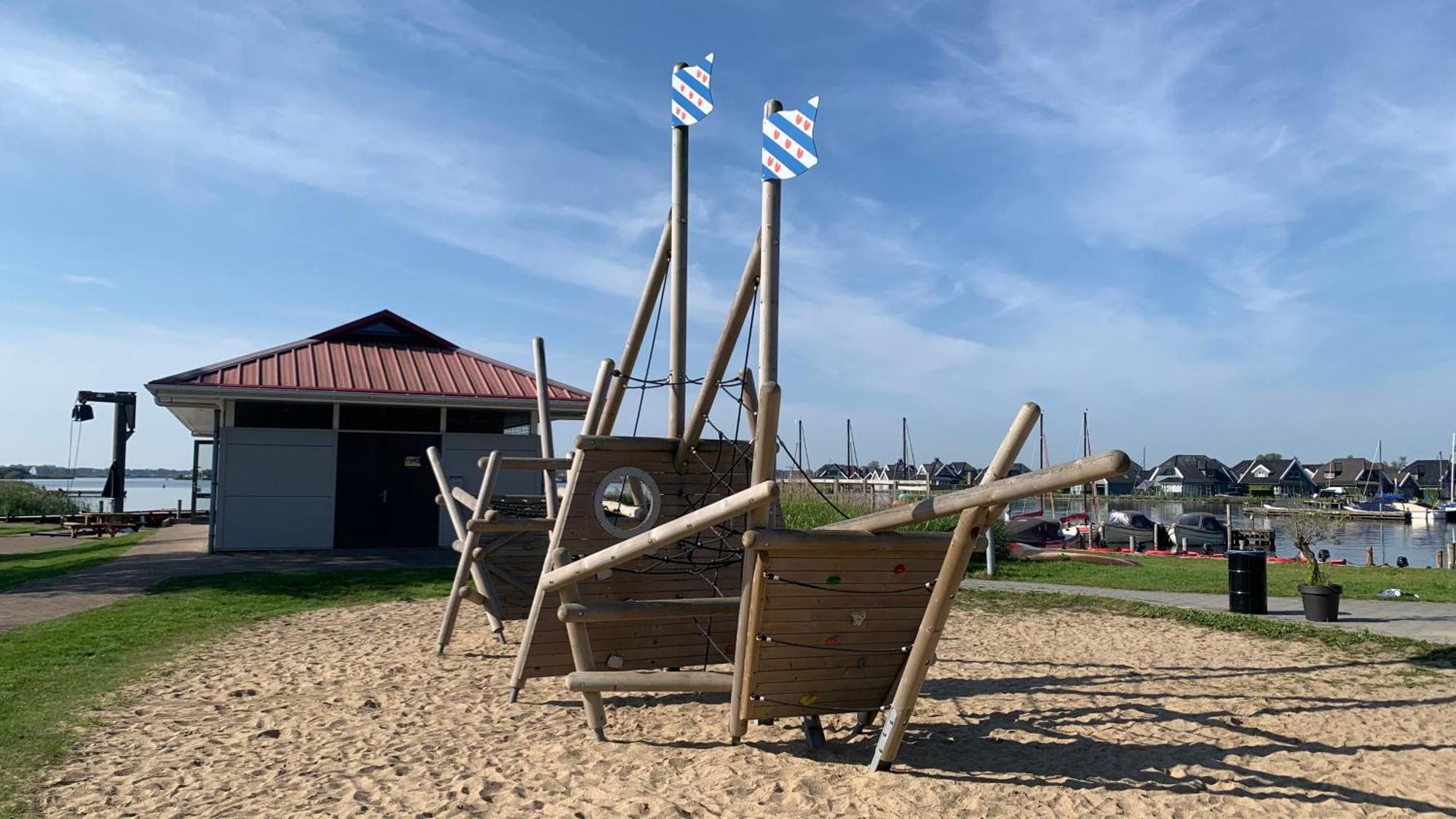 'T Paviljoenhus Bij Sneekermeer Offingawier Eksteriør billede
